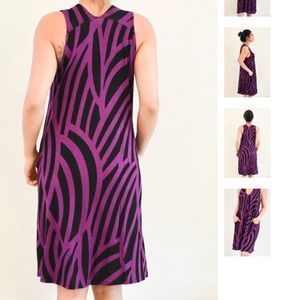 Hourglass Lilly Dresses - HOURGLASS LILLY V Neck Dress with Pockets Hourglass Lilly Dresses - HOURGLASS LILLY V Neck Dress with Pockets